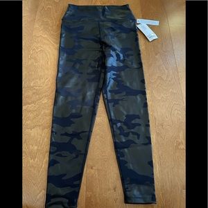 Legging with Navy and Dark grey camo pattern. Just enough shine.
